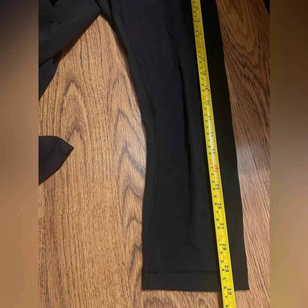 Lululemon crop leggings double logo size 4
